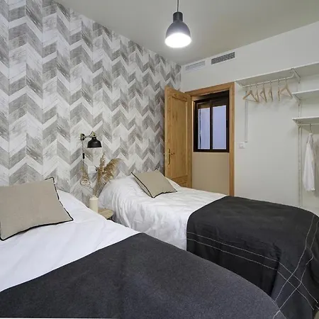 Apartamento con terraza en el centro de Granada QH San Juan de Dios-2